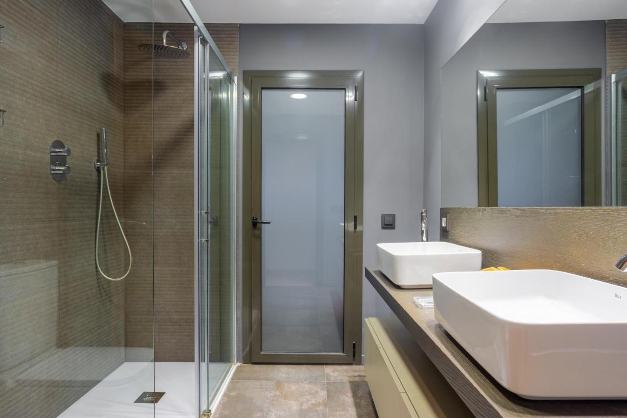 Sunny Beachside Haven 2 Bd In The Marina District Appartement Barcelone