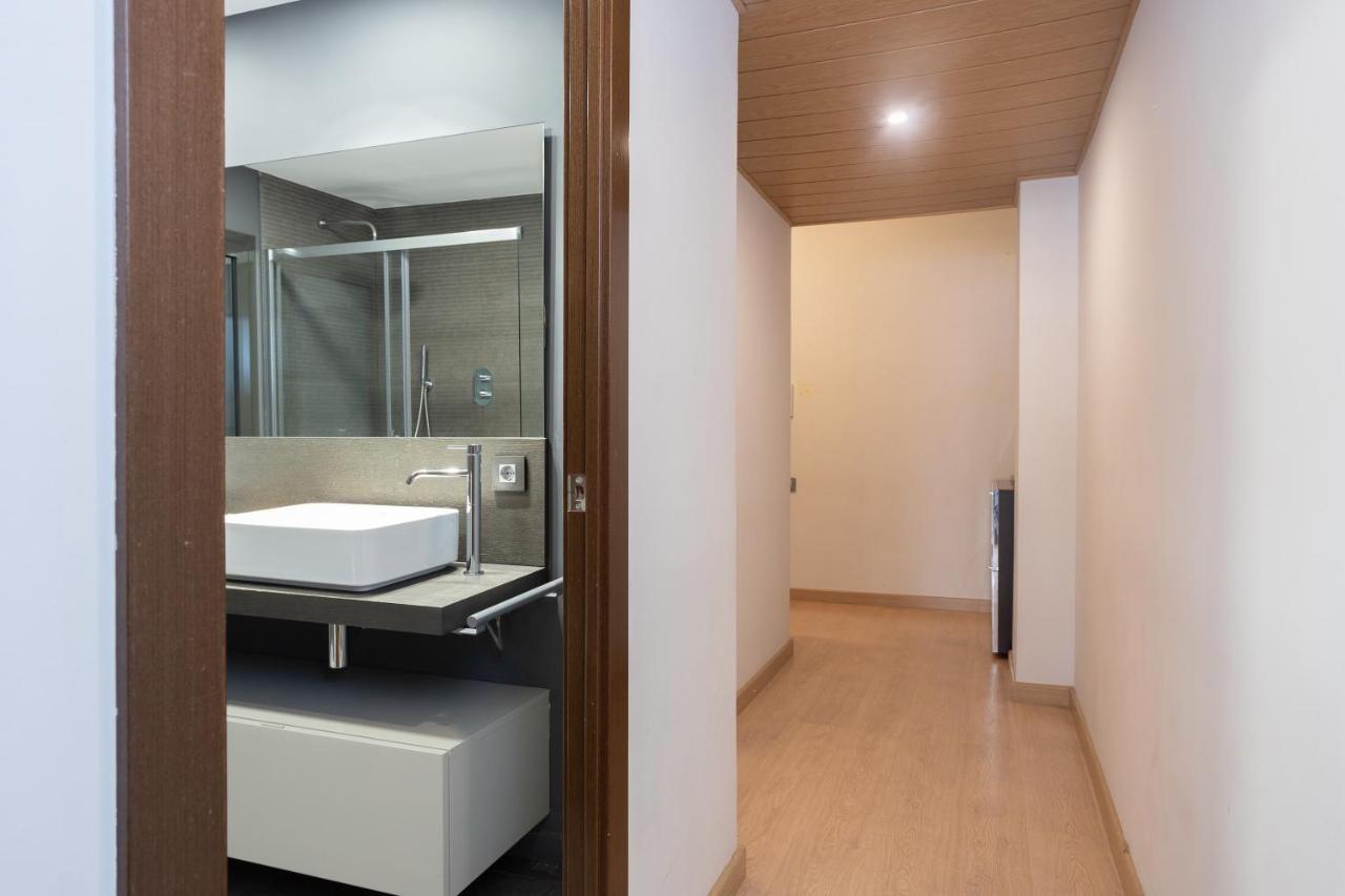 Sunny Beachside Haven 2 Bd In The Marina District Appartement Barcelone